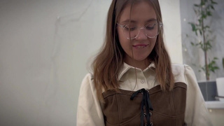 Соблазняю стесняющуюся девственницу: Хочу её оттрахать!